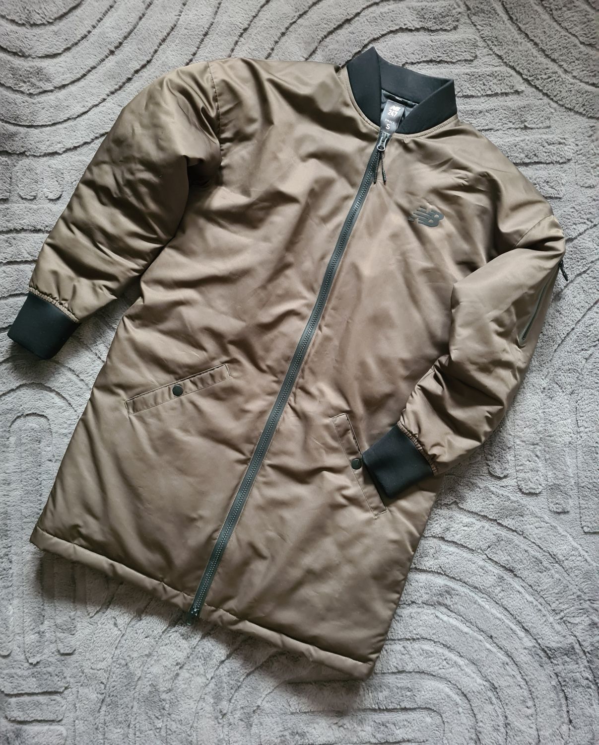 New Balance Women&#39;s 247 Luxe longline bomber Jacket - green RRP£200+