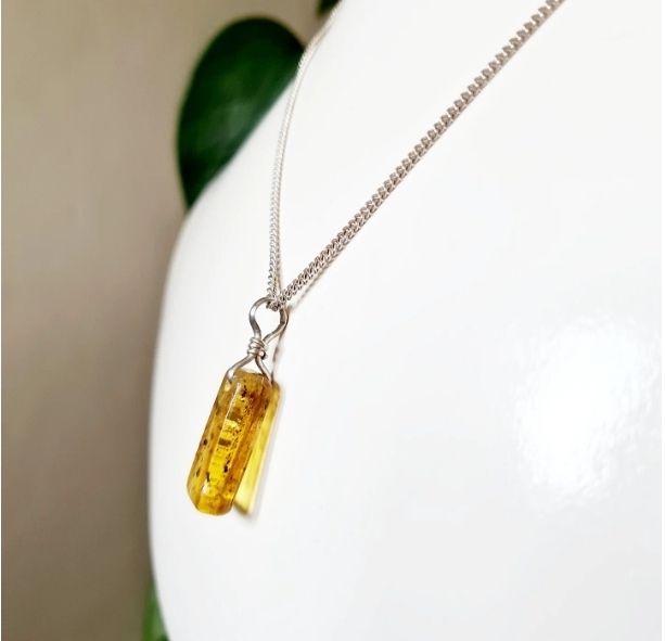 Vintage chunky honey Amber and silver necklace