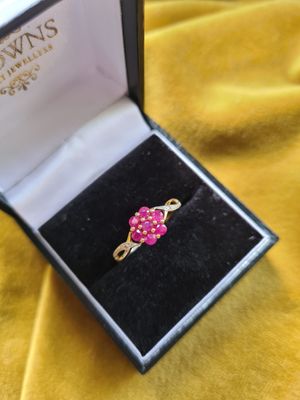 Pretty vintage Ruby and Diamond flower 9ct gold ring