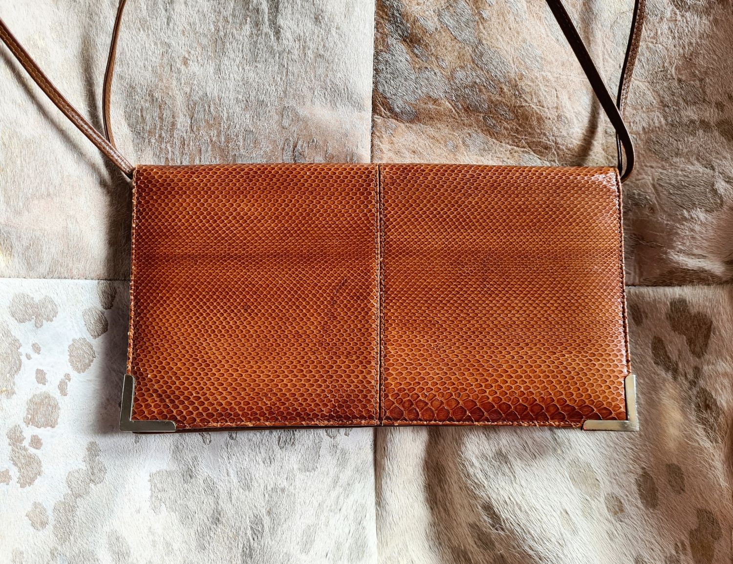 Vintage tan snakeskin leather clutch/shoulder bag