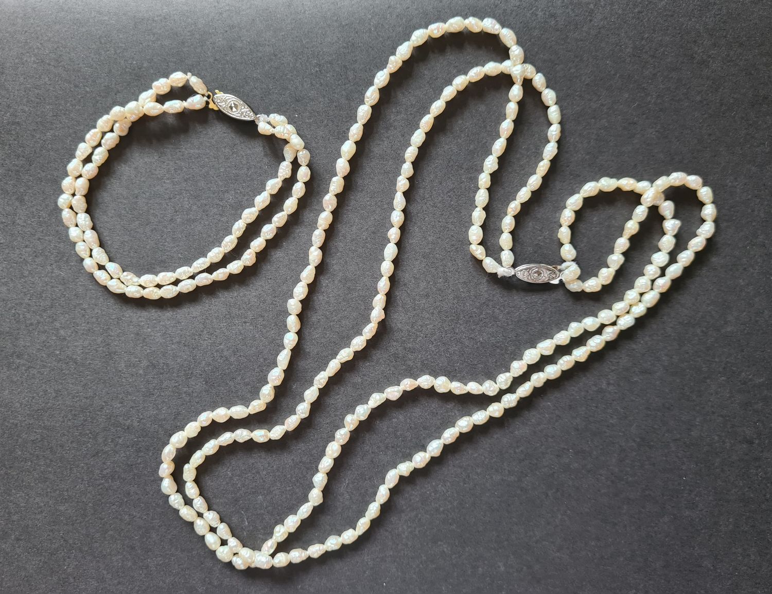 Stunning vintage rice pearl double strand necklace and bracelet set