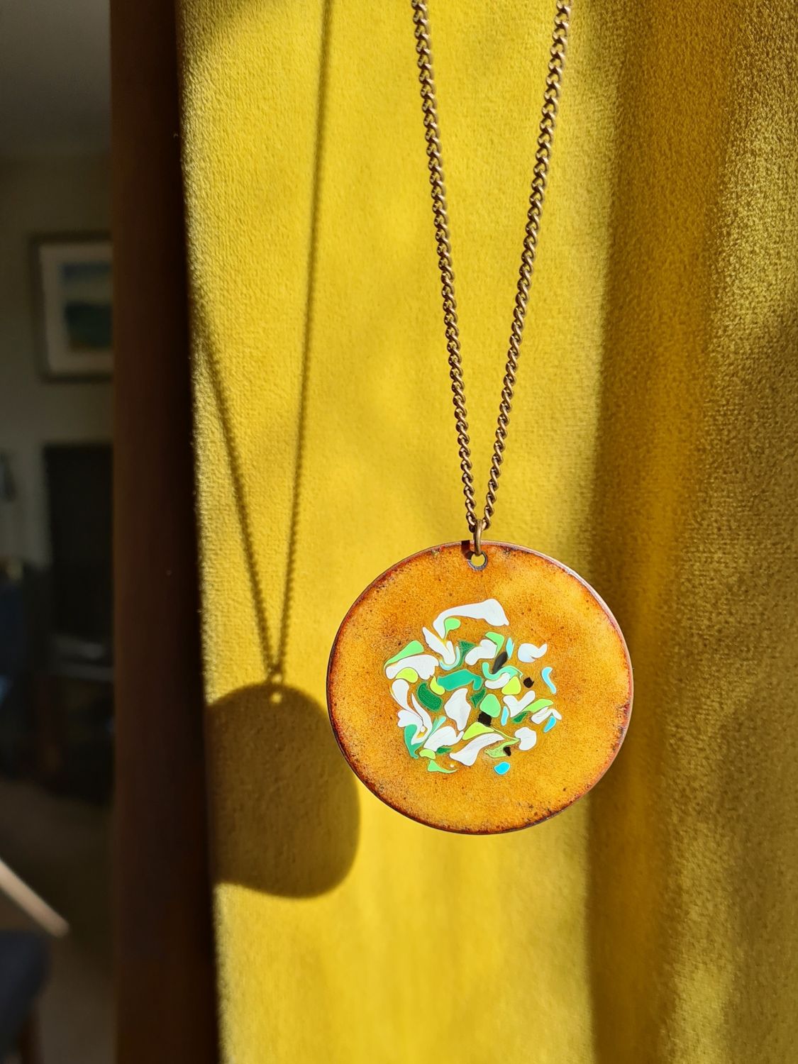 Vintage 1970&#39;s enamel and copper disc necklace
