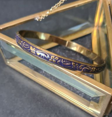 Pretty vintage floral purple and gold enamel bangle