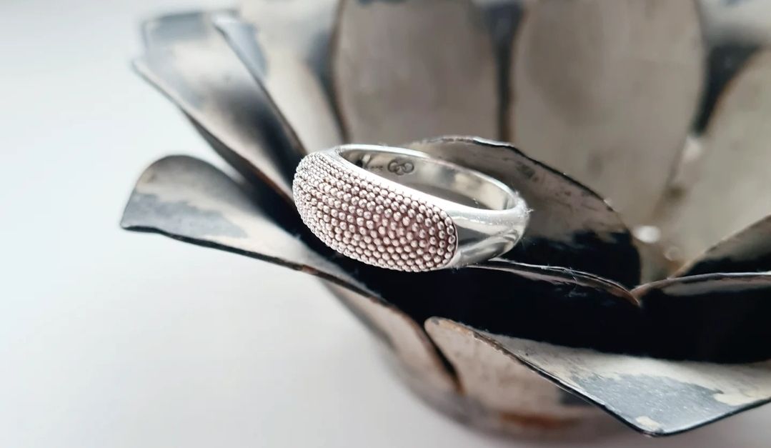 Stylish LINKS OF LONDON Masquerade silver ring