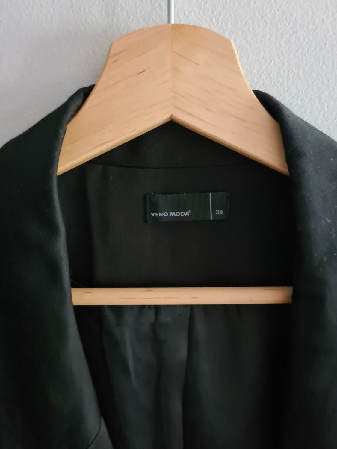 Vero Moda black satin blazer