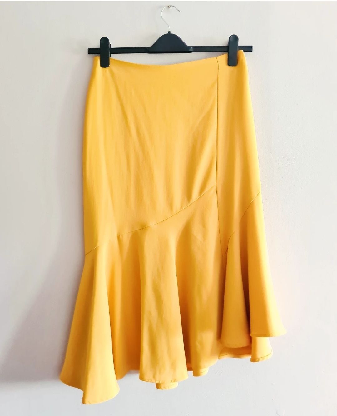 Beautiful Per Una yellow bias cut skirt