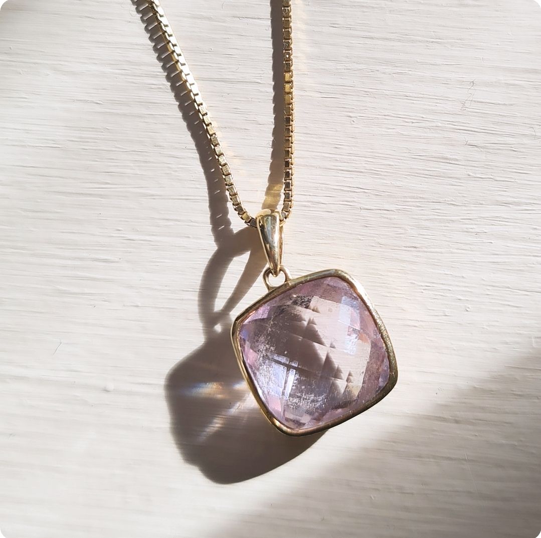 Beautiful Amethyst and 9ct gold necklace