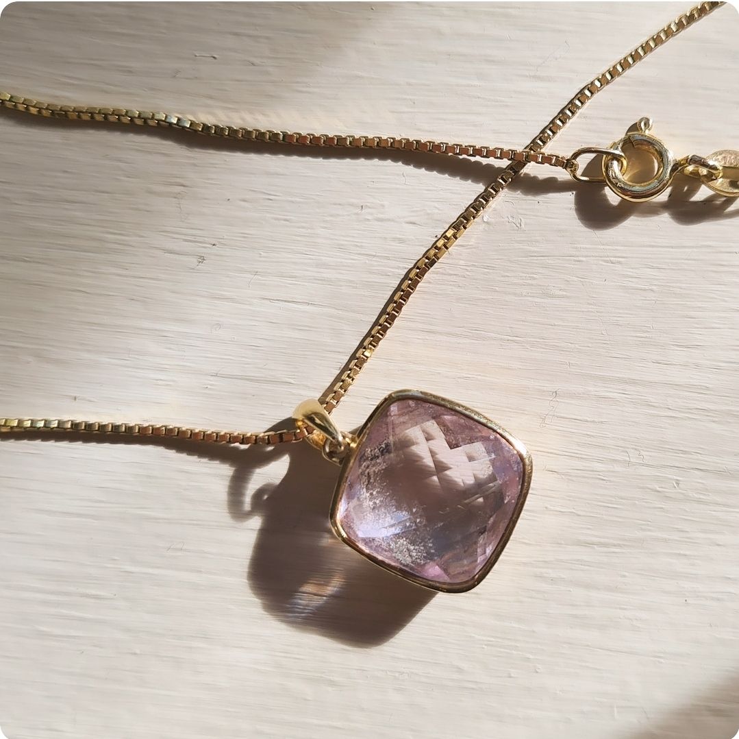 Beautiful Amethyst and 9ct gold necklace