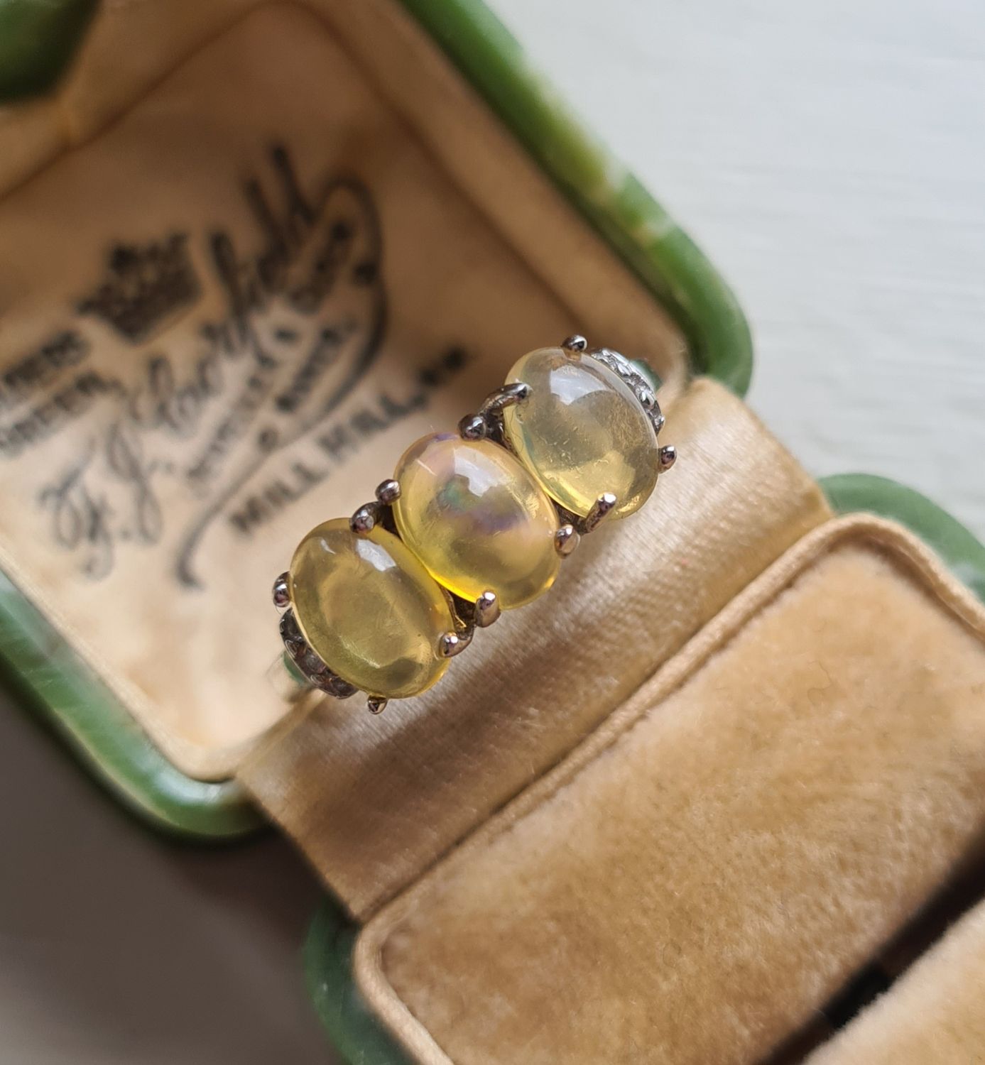 Beautiful trilogy Opal silver ring