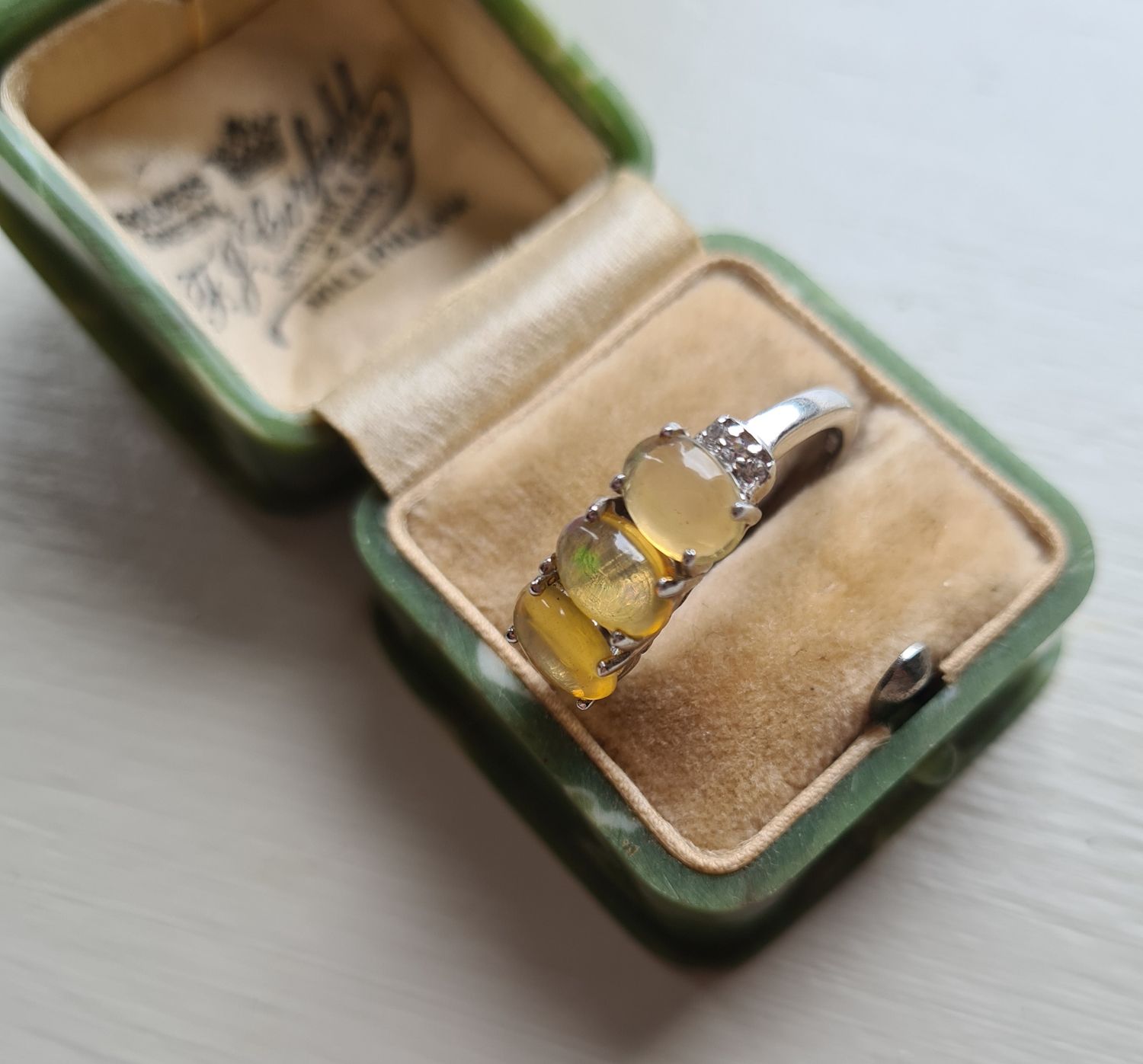 Beautiful trilogy Opal silver ring