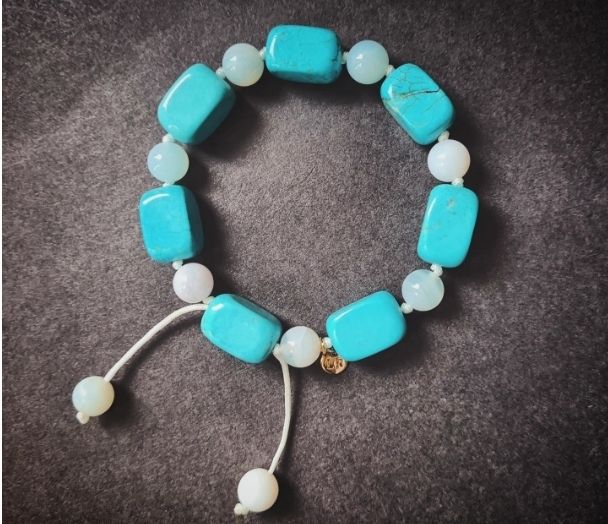Lola Rose turquoise blue Howlite &amp; quartz bracelet