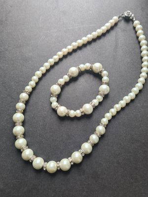Vintage faux pearl and crystal necklace