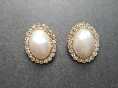 Vintage oval faux pearl &amp; crystal clip on earrings