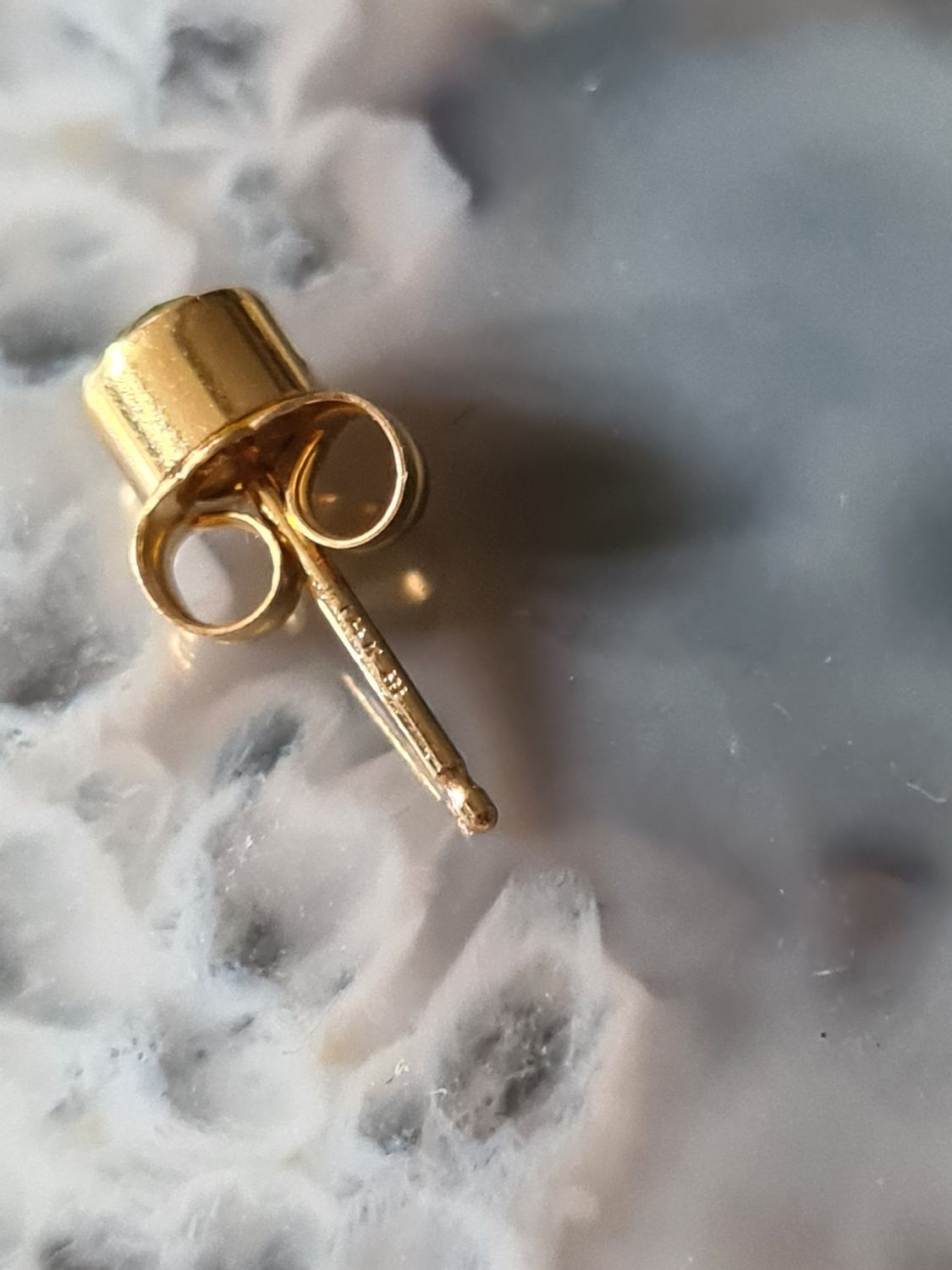 Beautiful Peridot 14k yellow gold stud earrings