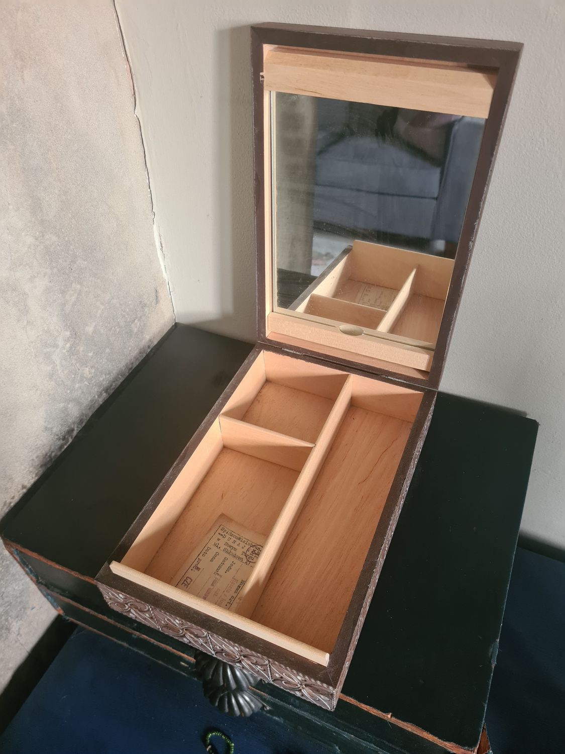 Vintage carved wooden Vanity/jewellery box (1990)