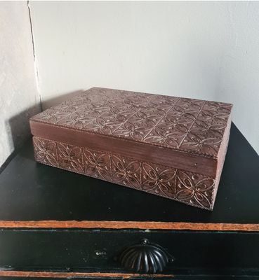 Vintage carved wooden Vanity/jewellery box (1990)