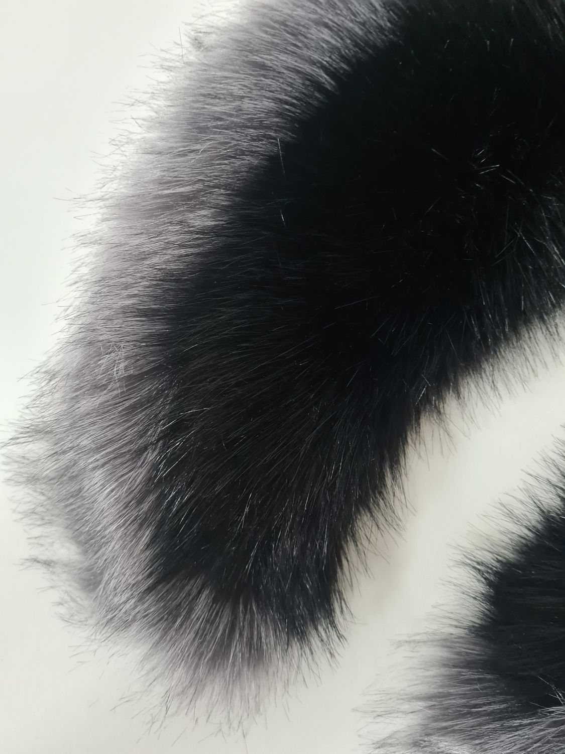 Faux fox fur collar with tags