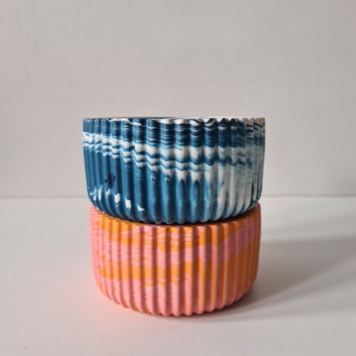 Ribbed resin bowl