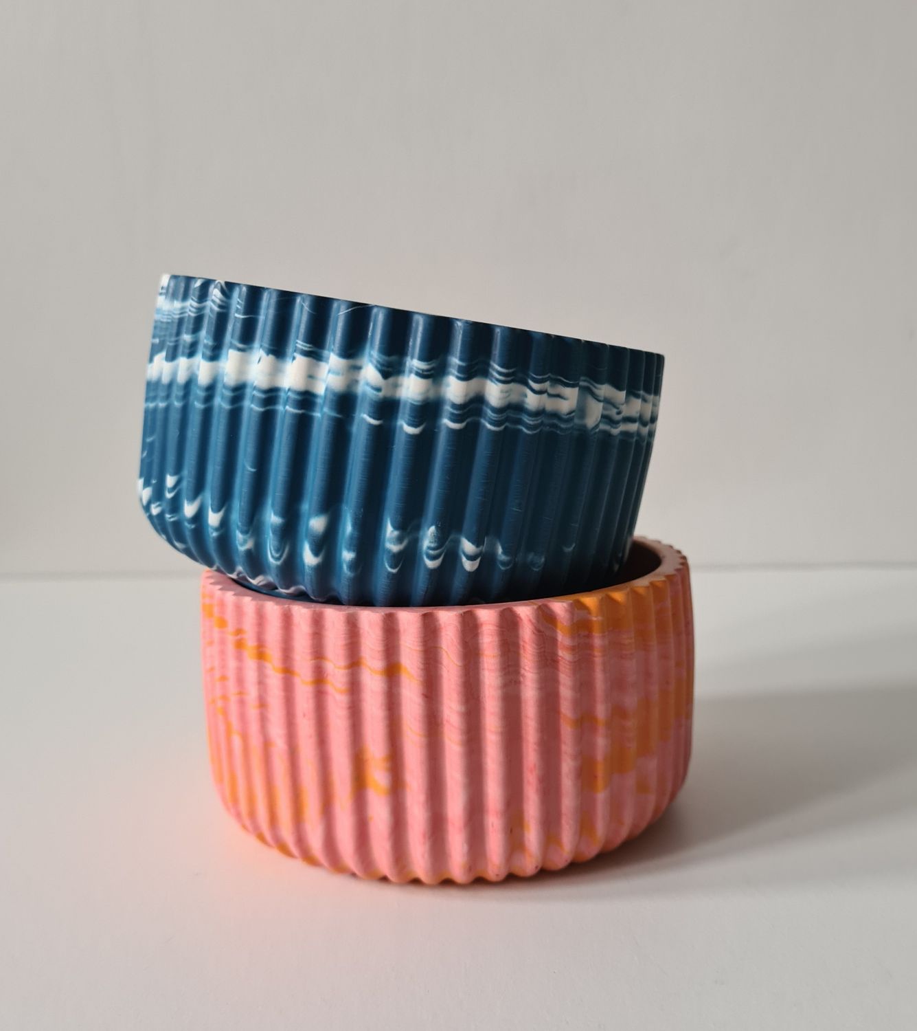 Ribbed resin bowl