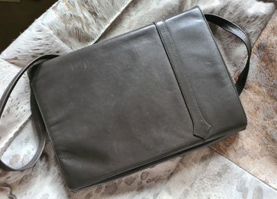Vintage JUHANI PALMROTH Scandi leather clutch/shoulder bag