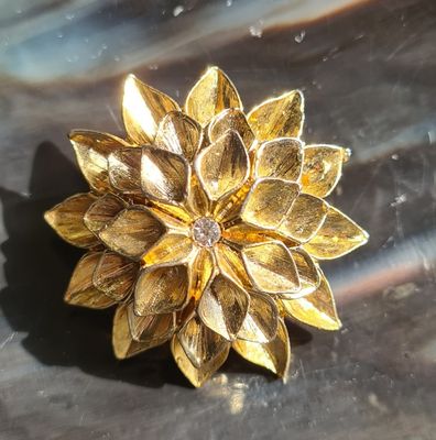 Vintage high end designer Nina Ricci dahlia brooch