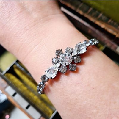 Beautiful vintage crystal bracelet