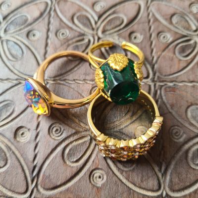 Vintage goldtone crystal/glass rings