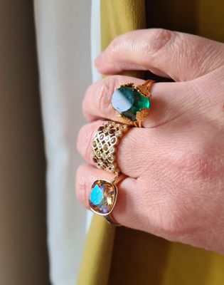 Vintage goldtone crystal/glass rings