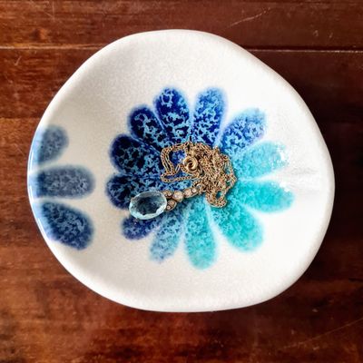 Greek Balla hand painted daisy trinket dish