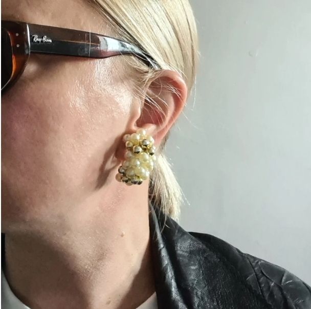 Incredible 80's pearl cluster clip on earrings
