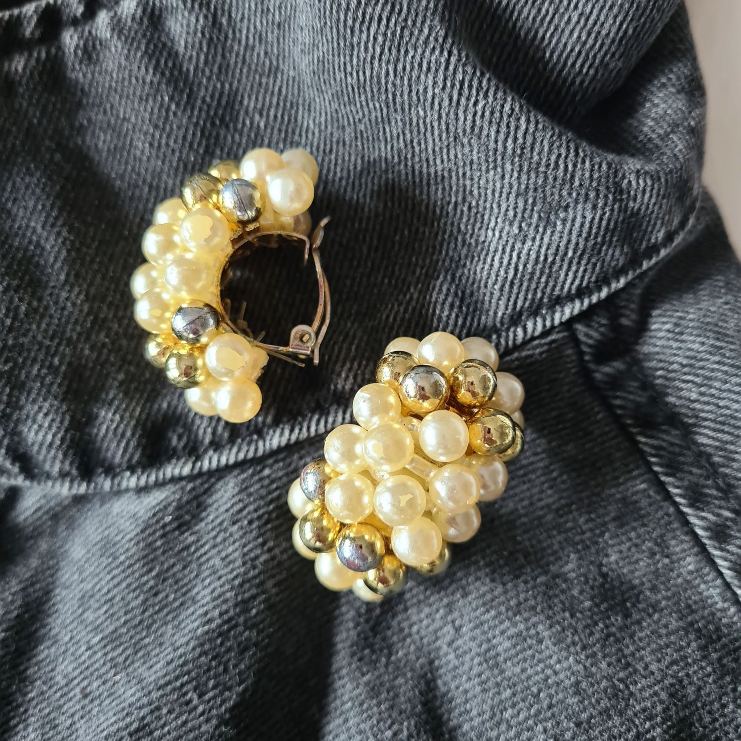 Incredible 80's pearl cluster clip on earrings