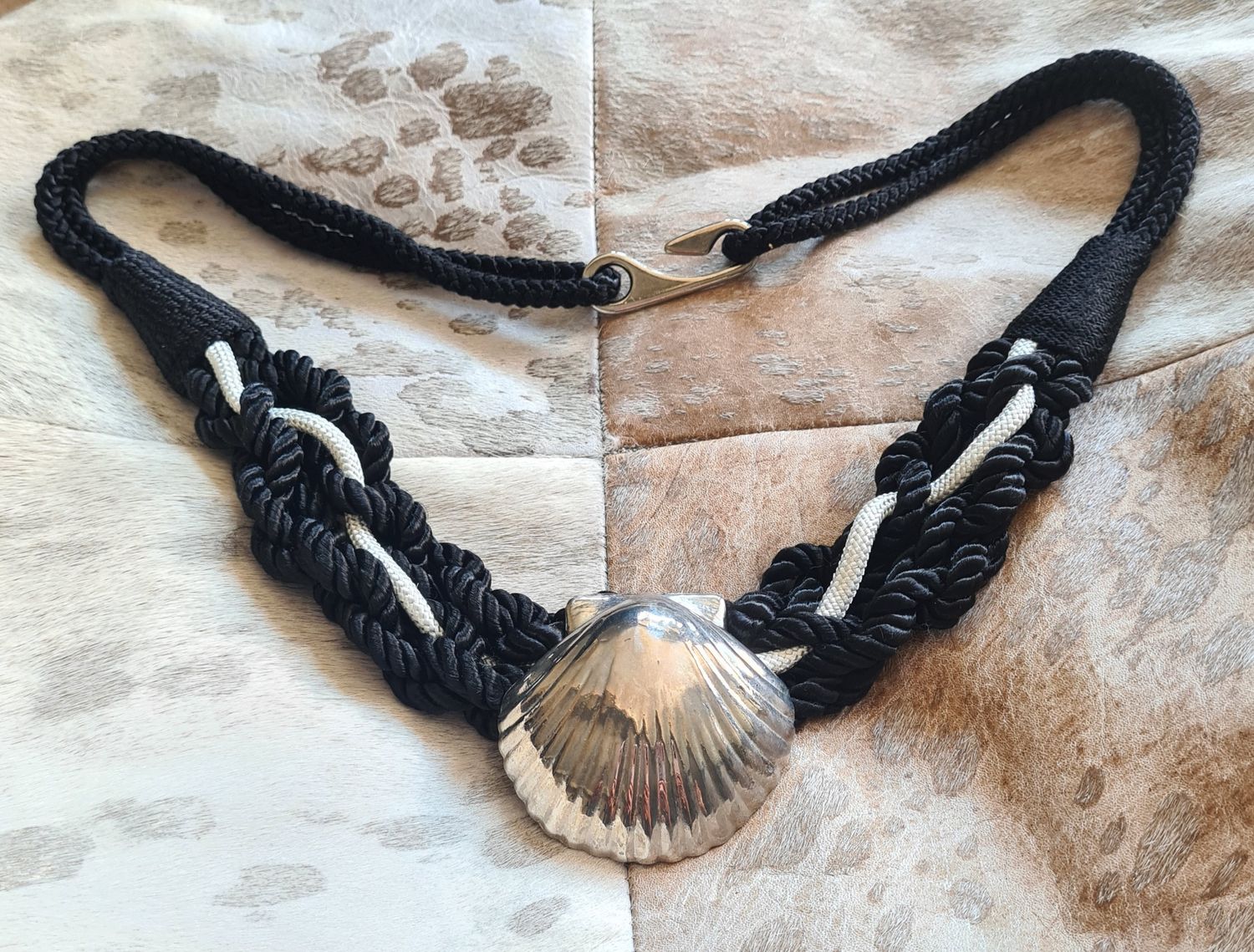 Stylish vintage Shell &amp; rope design belt