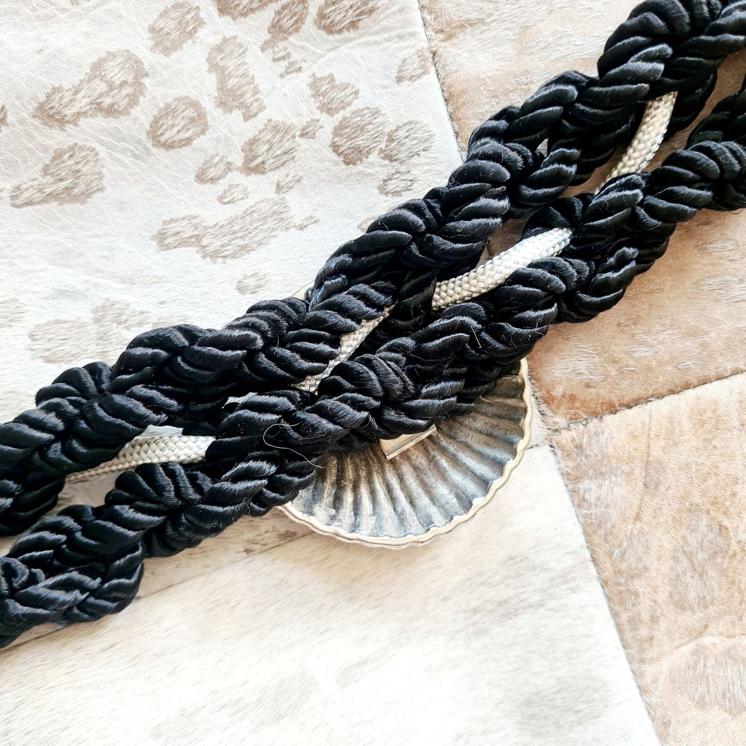 Stylish vintage Shell &amp; rope design belt