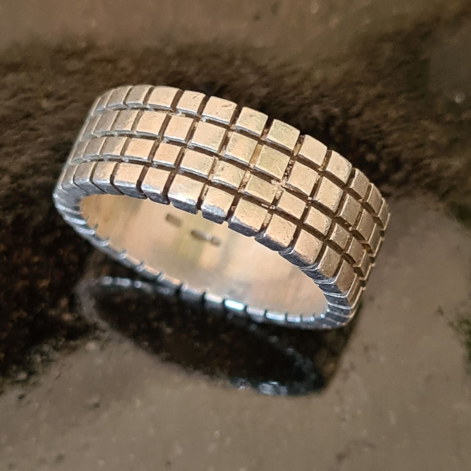 Artisan geometric design silver band