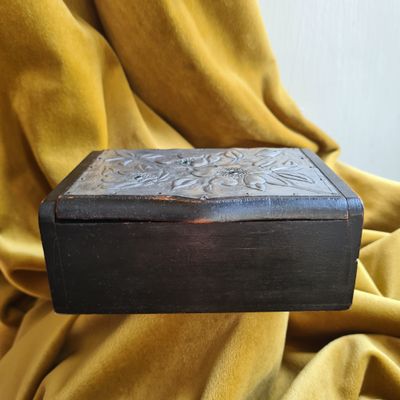 Arts &amp; Crafts jewellery/Trinket box