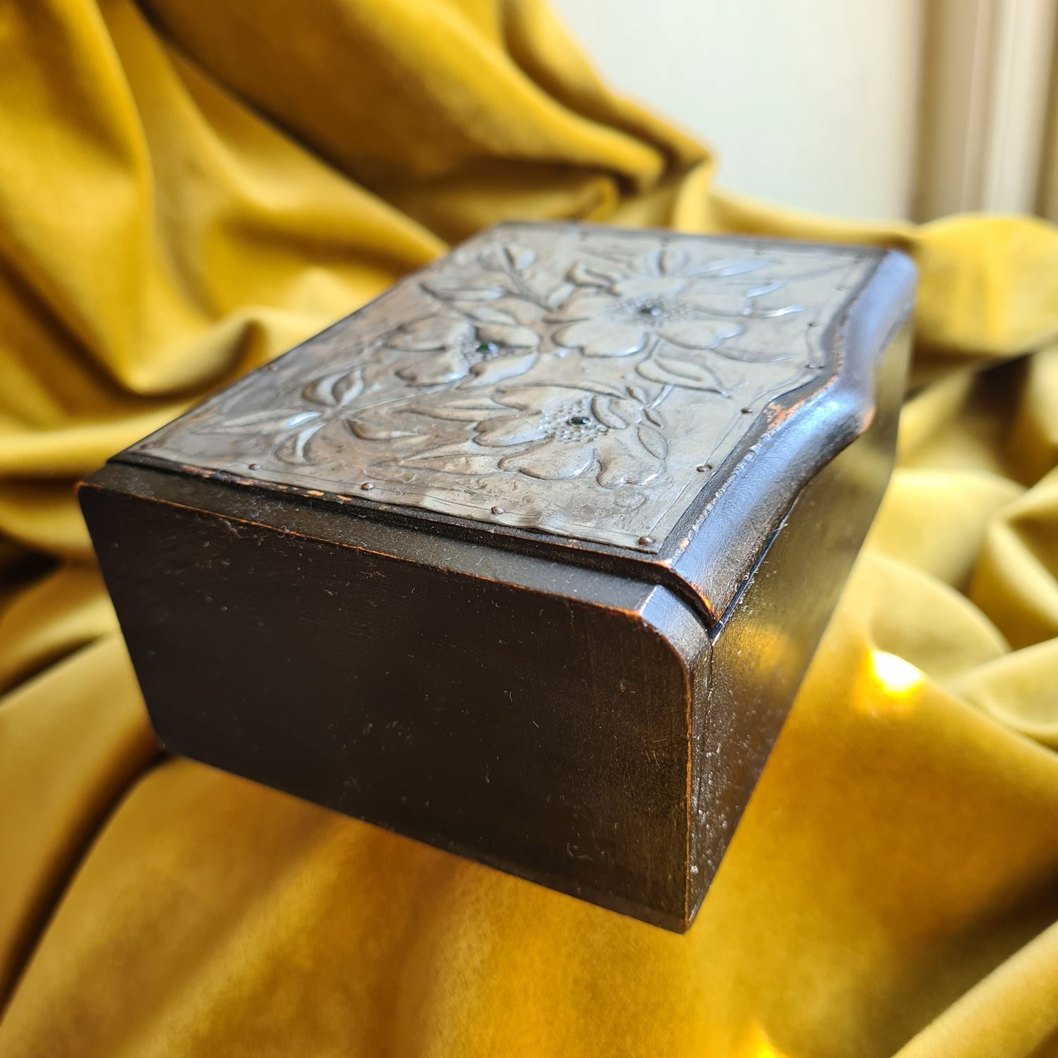 Arts &amp; Crafts jewellery/Trinket box