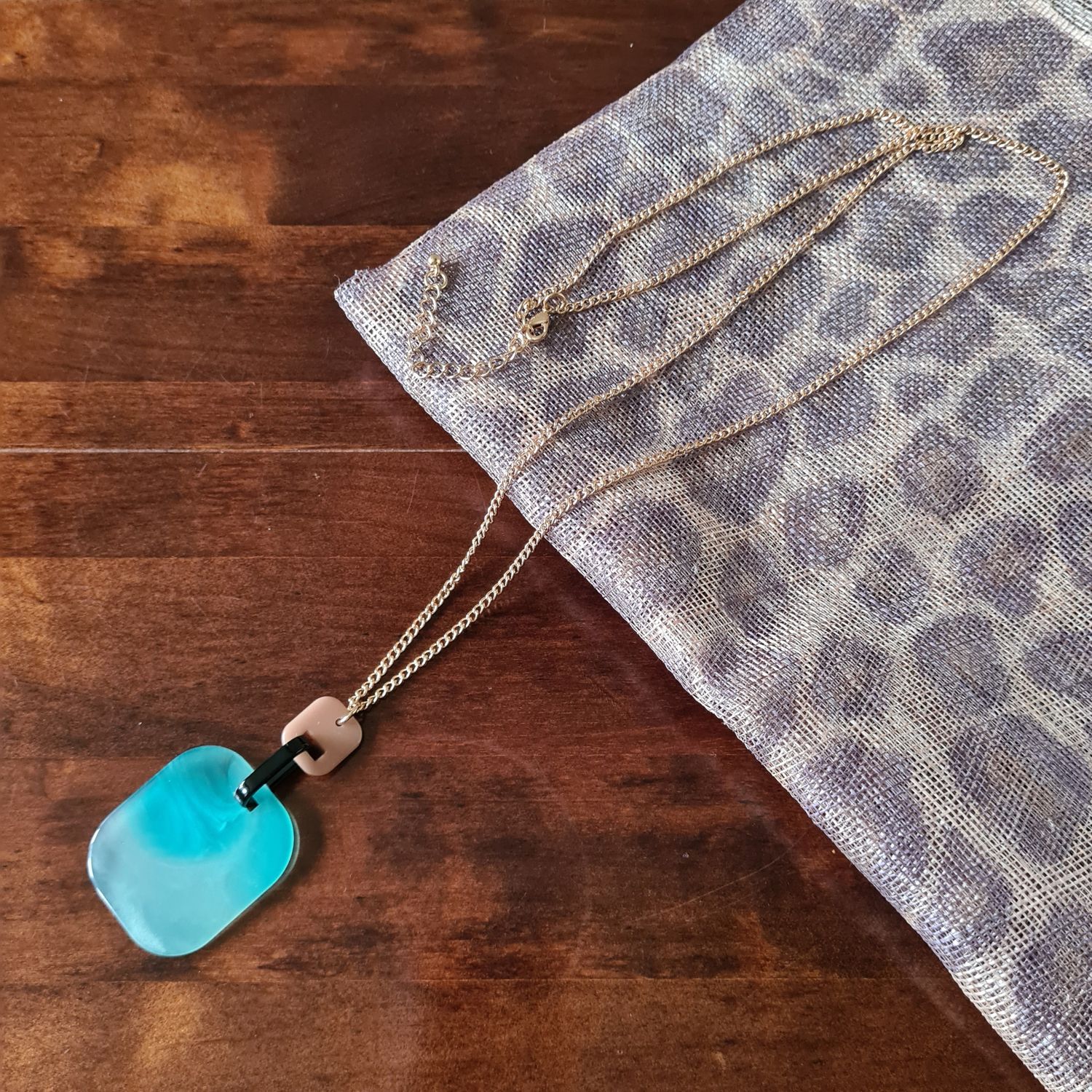 Modern Geometric Resin Pendant chain necklace