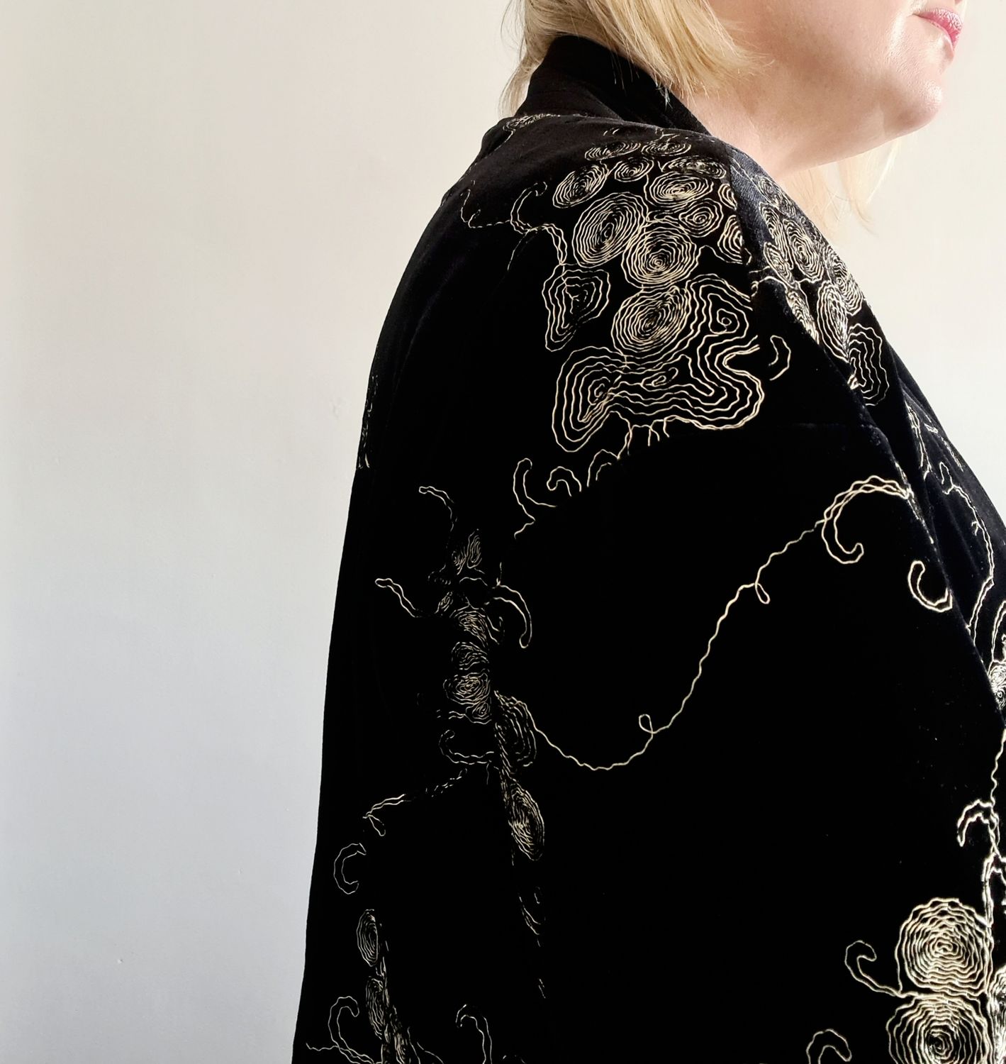 Beautiful Embroidered Velvet long sleeved Kimono jacket