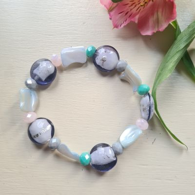 Pretty Artisan bead stretch bracelet