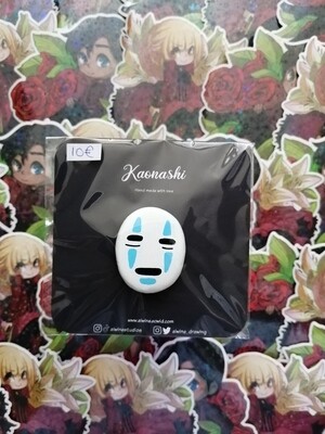 Pin's masque "Kaonashi"