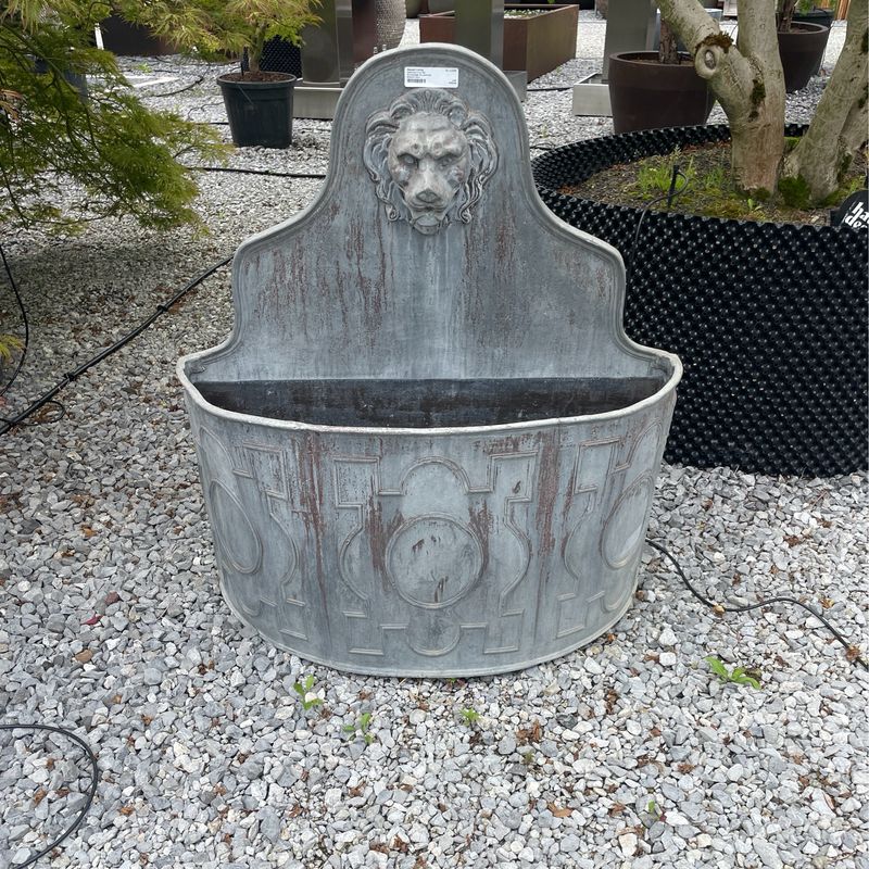 Zistenbrunnen Blei mit Löwenkopf