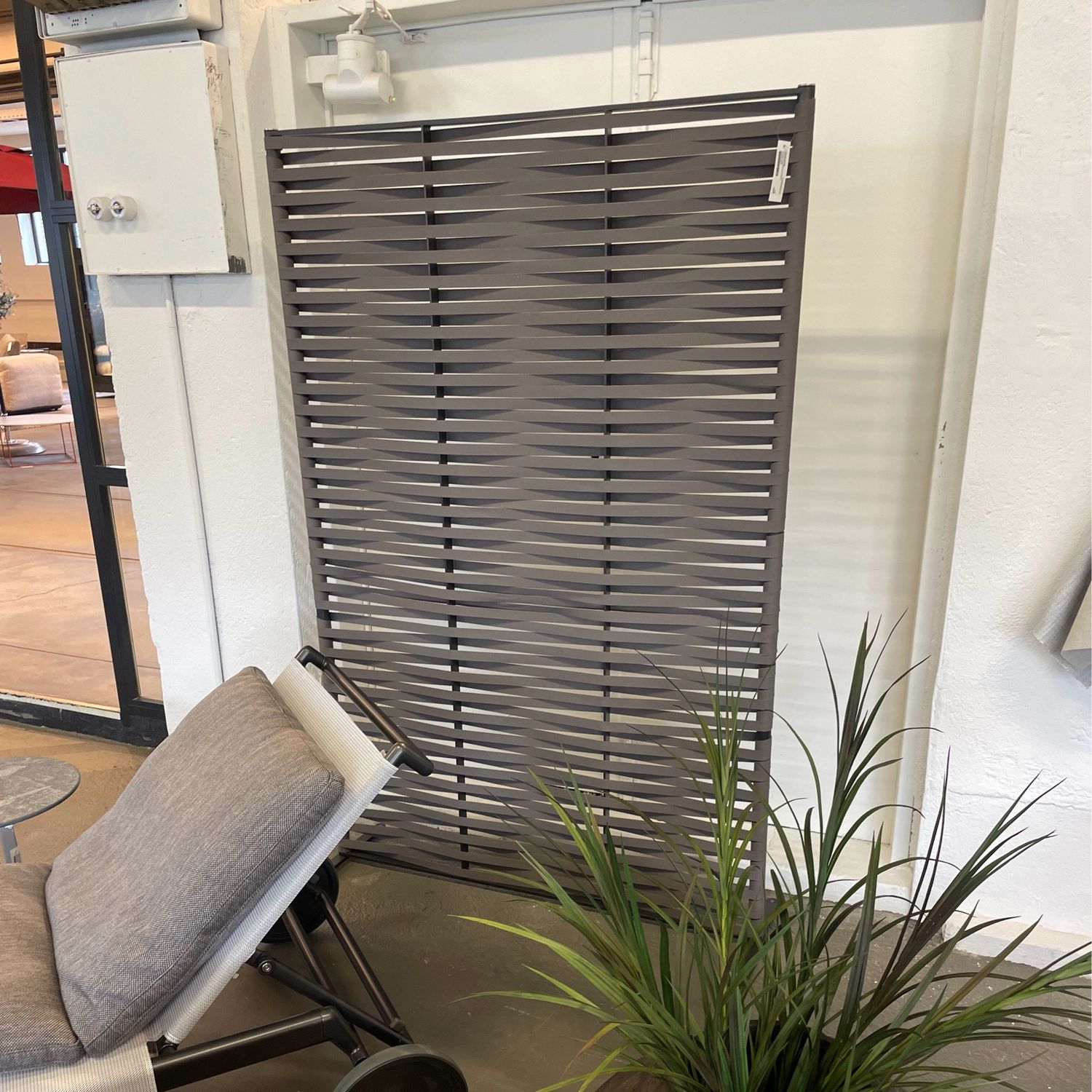 Roda WING 002 Sichtschutz grey
