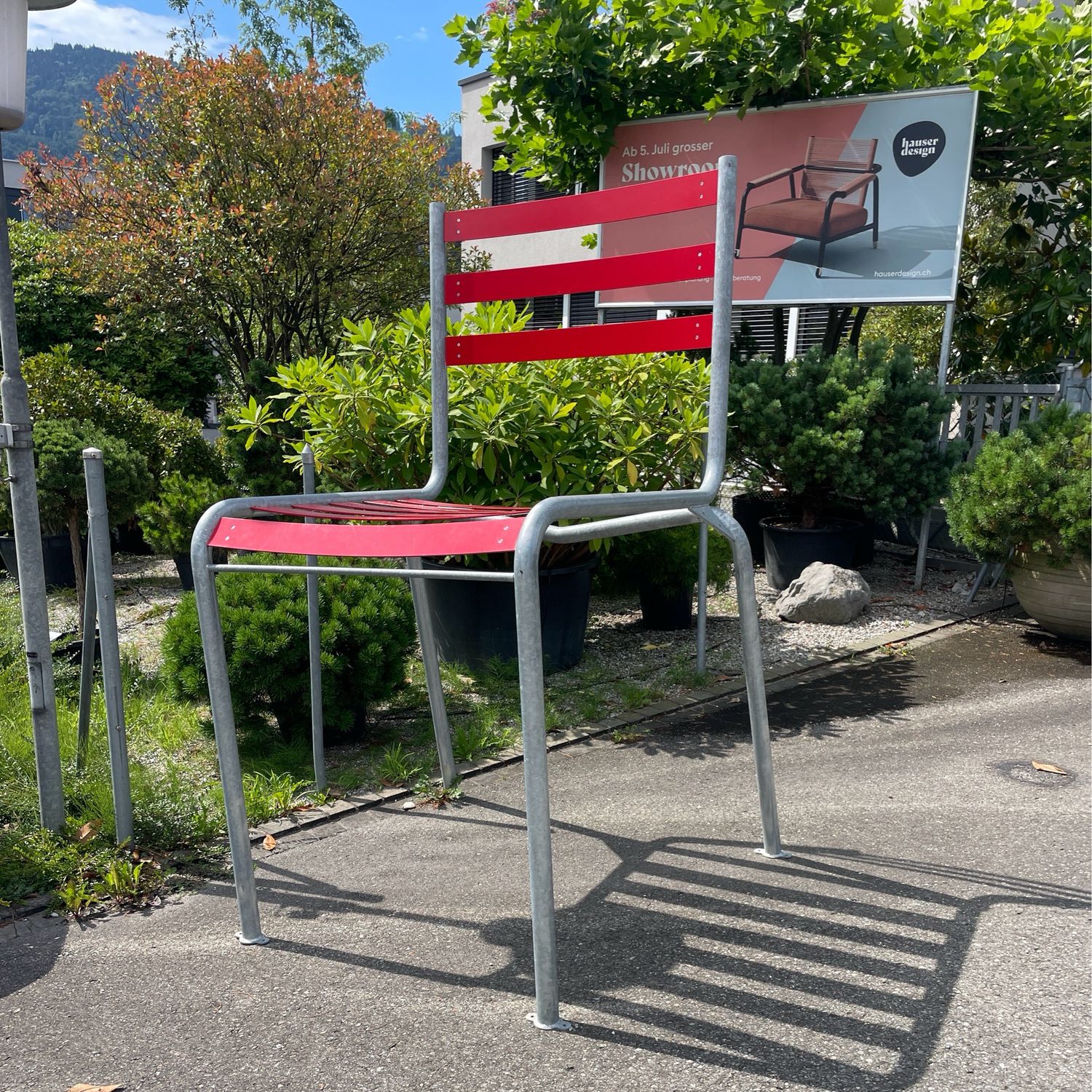Monster Manufakt Stuhl ab Platz