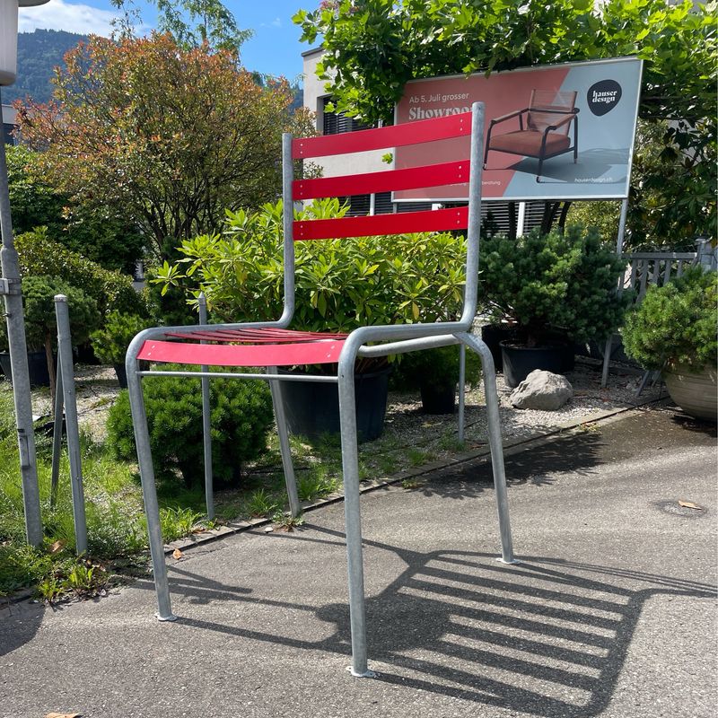 Monster Manufakt Stuhl ab Platz