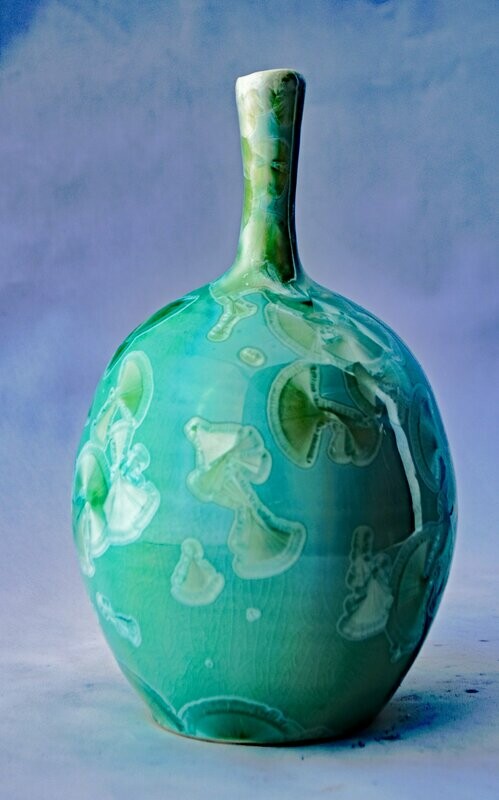 Decrotive crystaline pot