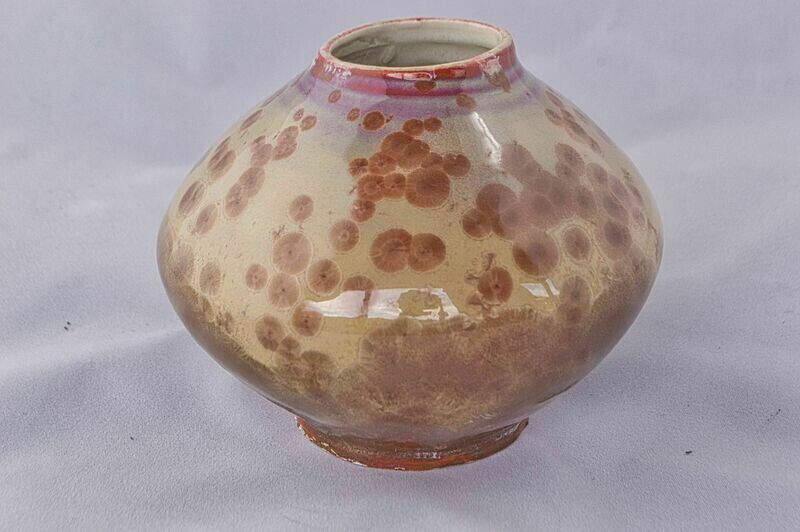 Red crystalline pot