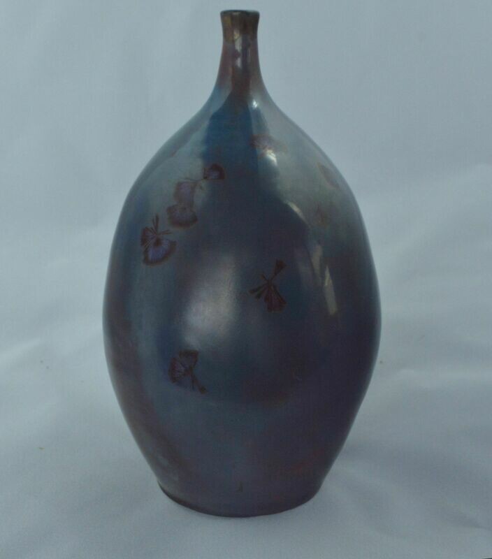 7" blue  pot