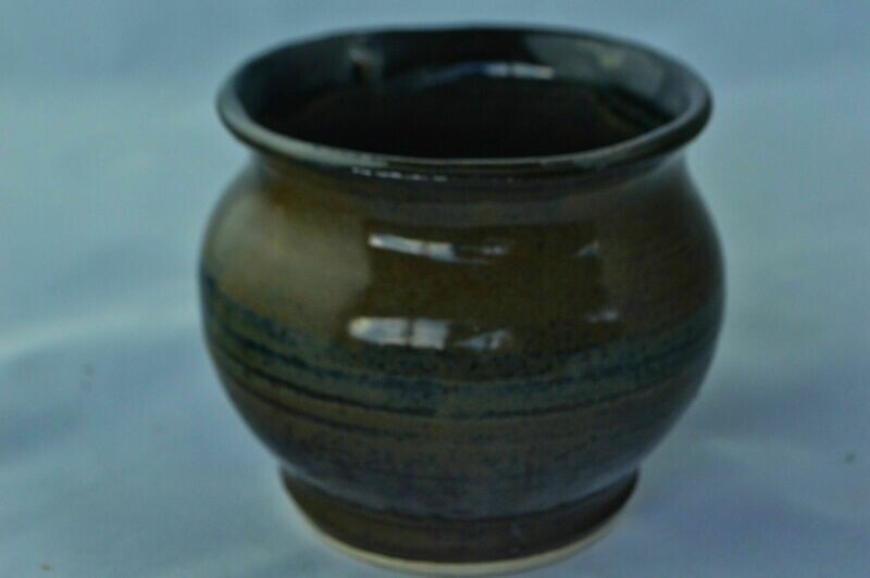 Small Black & brown pot