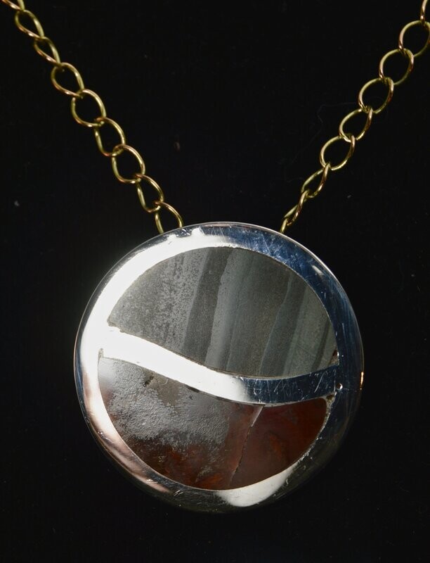 Inlay pendant with2 stones