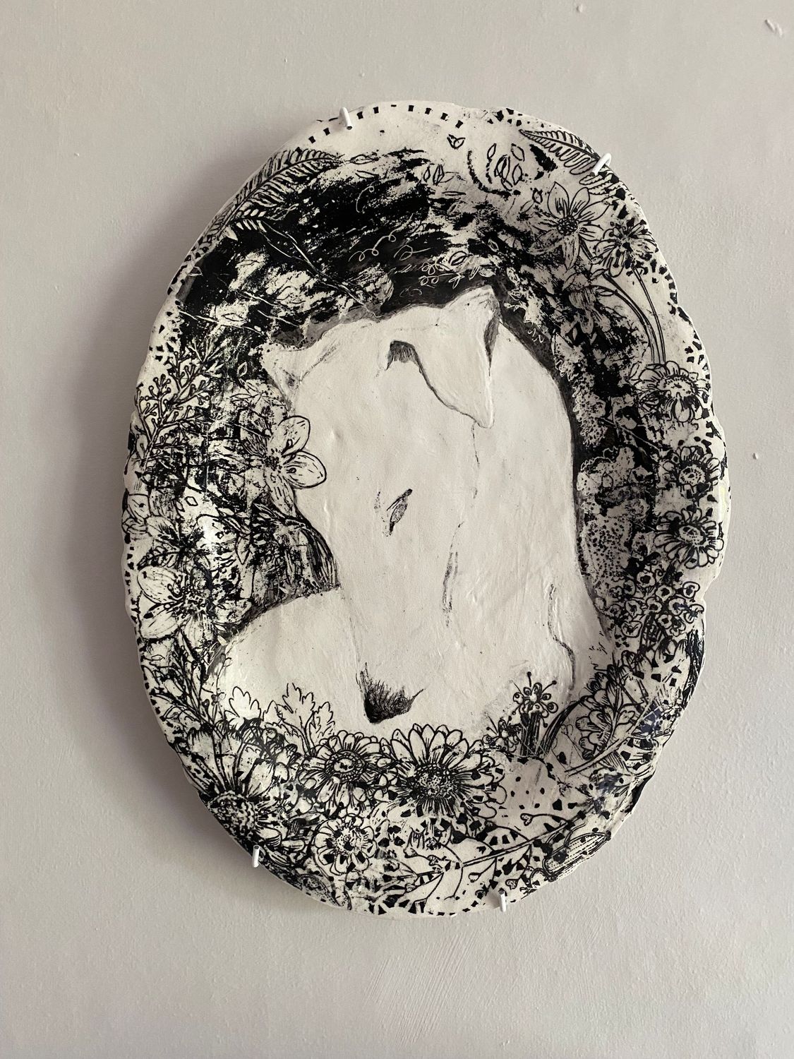 hound head oval wallplate